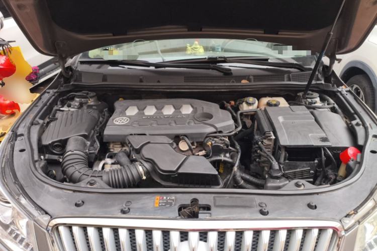 Used Buick LaCrosse 2011 2.4L SIDI Luxury Edition Engine Bay