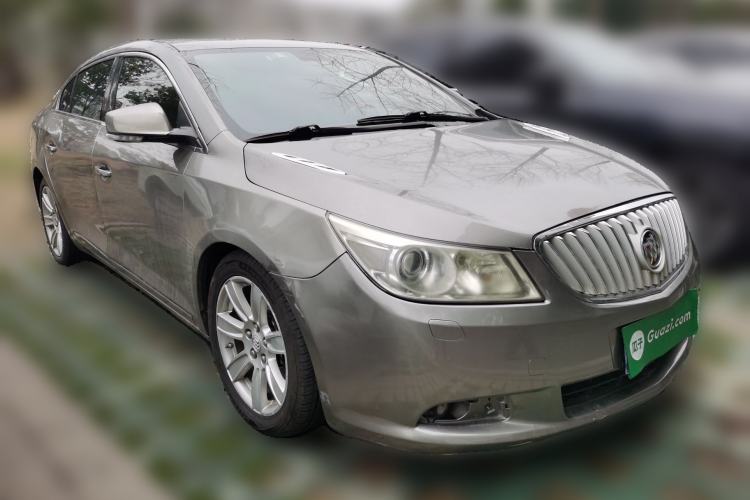 Used Buick LaCrosse 2011 2.4L SIDI Luxury Edition Front Right 45 Deg