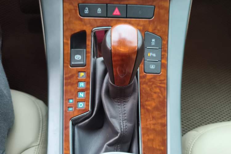 Used Buick LaCrosse 2011 2.4L SIDI Luxury Edition Gear Lever