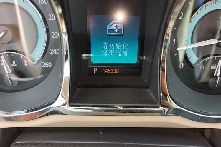 Used Buick LaCrosse 2011 2.4L SIDI Luxury Edition Odometer Close Up