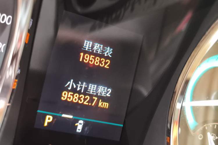 Used Buick LaCrosse 2011 2.4L SIDI Luxury Edition Odometer Close Up