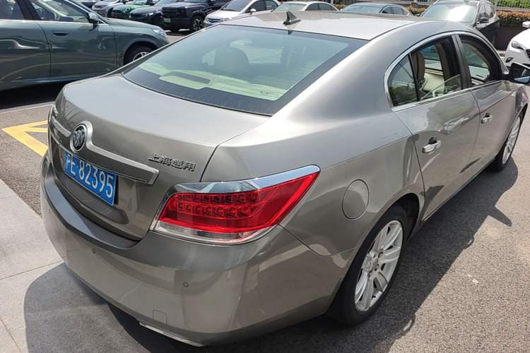Used Buick LaCrosse 2011 2.4L SIDI Luxury Edition Rear Right 45 Deg