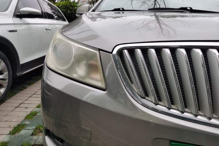 Used Buick LaCrosse 2011 2.4L SIDI Luxury Edition Right Front Headlight
