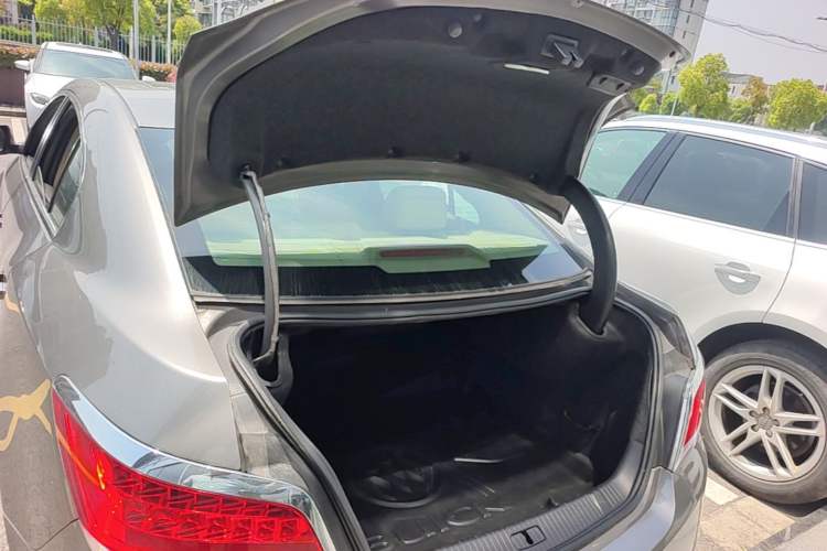 Used Buick LaCrosse 2011 2.4L SIDI Luxury Edition Trunk