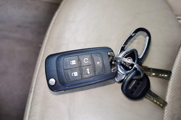 Used Buick LaCrosse 2011 2.4L SIDI Luxury Edition Vehicle Key