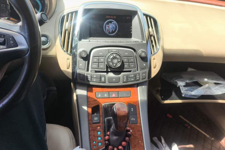 Used Buick LaCrosse 2011 2.4L SIDI Haoya Edition Audio And AC Panel