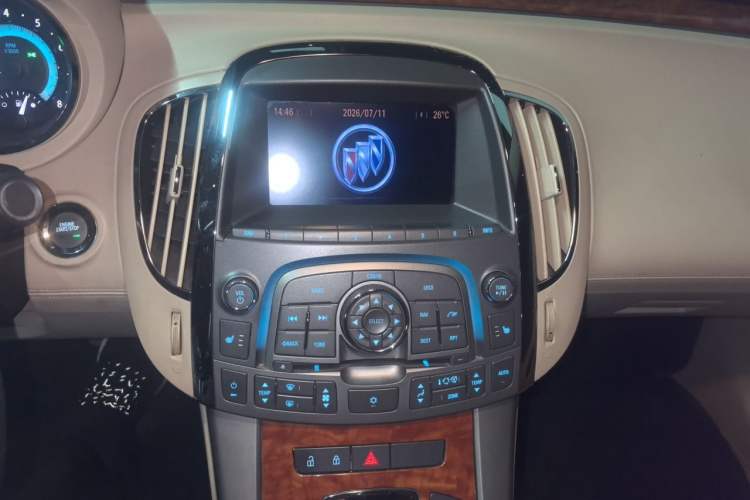 Used Buick LaCrosse 2011 2.4L SIDI Haoya Edition Audio And AC Panel