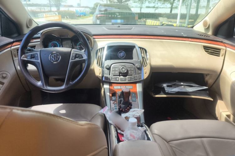 Used Buick LaCrosse 2011 2.4L SIDI Haoya Edition Center Console