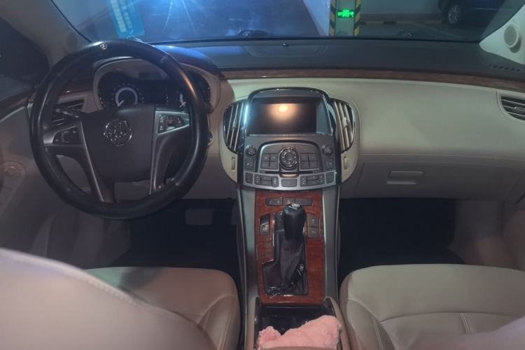 Used Buick LaCrosse 2011 2.4L SIDI Haoya Edition Center Console