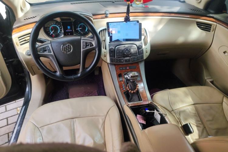 Used Buick LaCrosse 2011 2.4L SIDI Haoya Edition Center Console