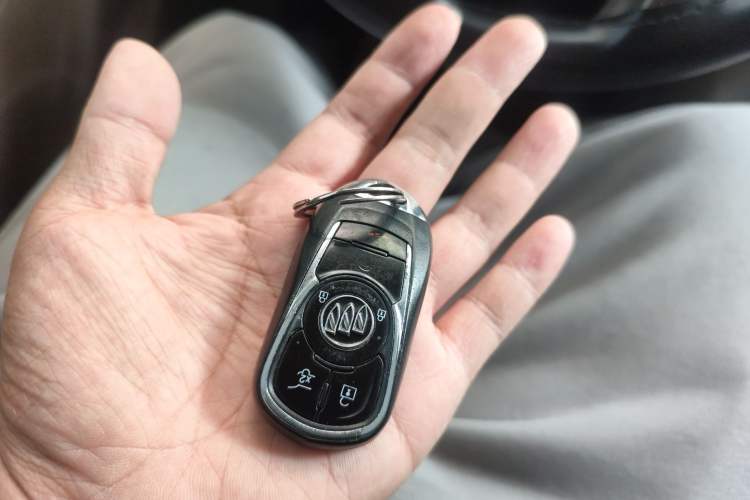 Used Buick LaCrosse 2011 2.4L SIDI Haoya Edition Vehicle Key