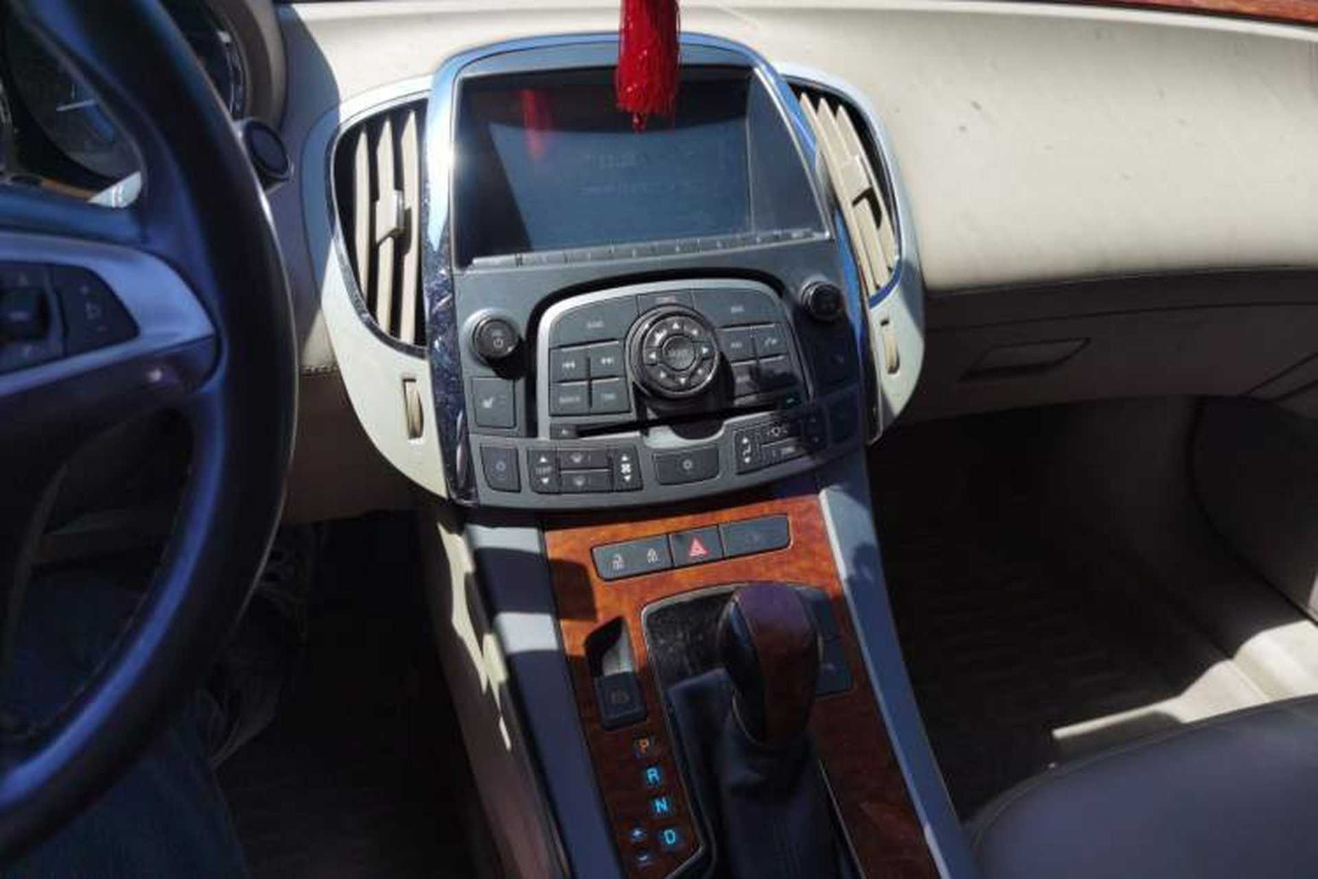 Used Buick LaCrosse 2011 2.4L SIDI Haoya Edition Audio And AC Panel