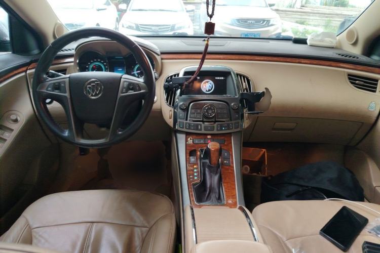 Used Buick LaCrosse 2011 2.4L SIDI Haoya Edition Center Console