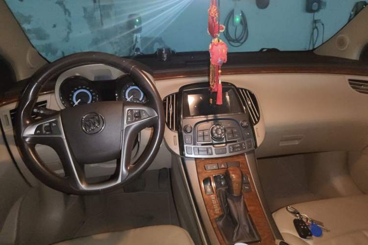 Used Buick LaCrosse 2011 2.4L SIDI Haoya Edition Center Console