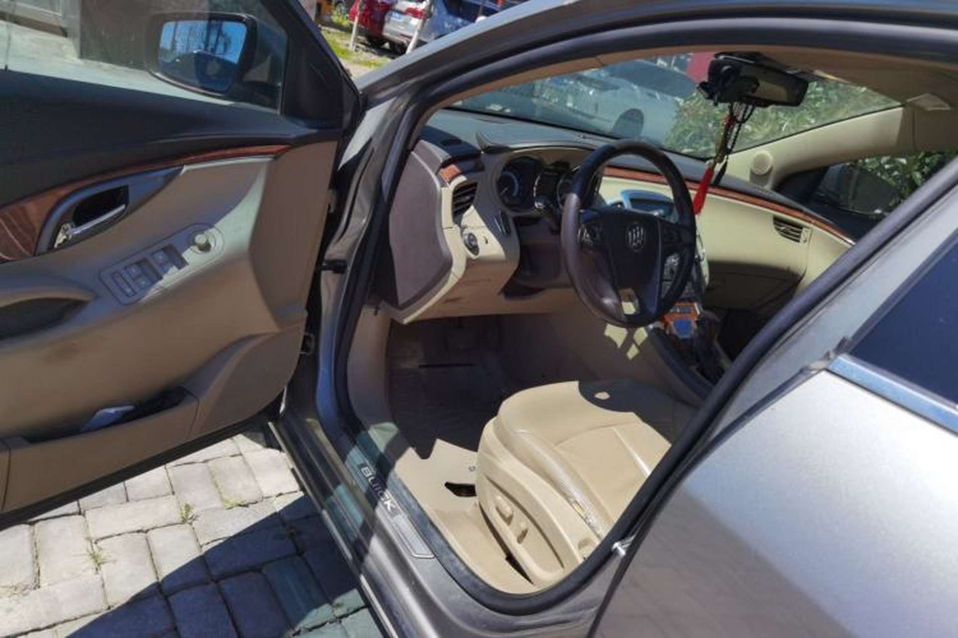 Used Buick LaCrosse 2011 2.4L SIDI Haoya Edition Driver Seat