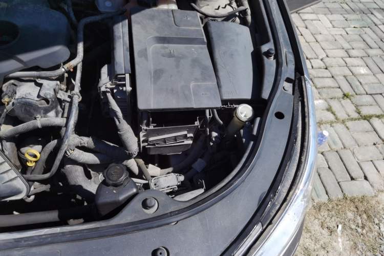 Used Buick LaCrosse 2011 2.4L SIDI Haoya Edition Engine Bay Left