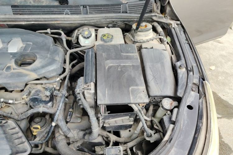 Used Buick LaCrosse 2011 2.4L SIDI Haoya Edition Engine Bay Left