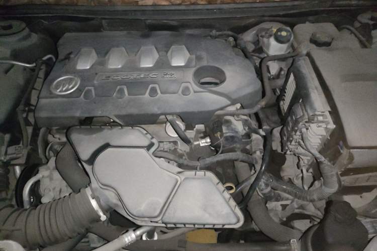 Used Buick LaCrosse 2011 2.4L SIDI Haoya Edition Engine Bay