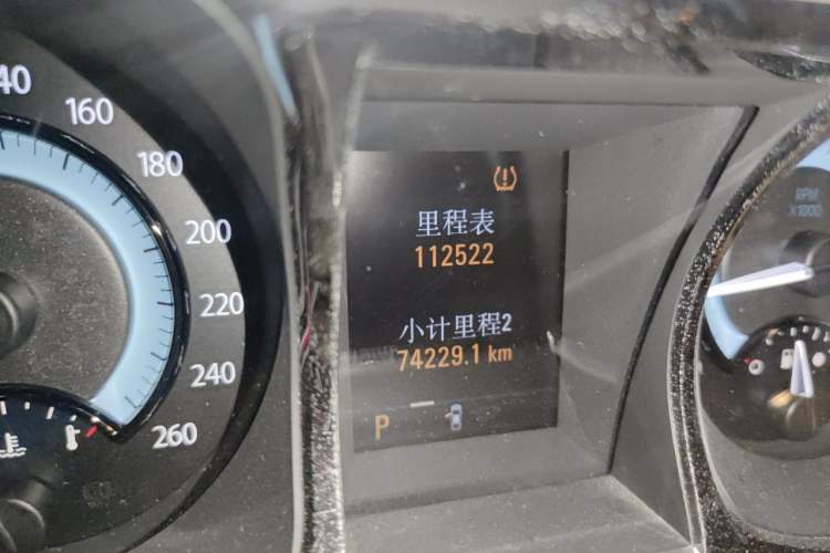 Used Buick LaCrosse 2011 2.4L SIDI Haoya Edition Odometer Close Up