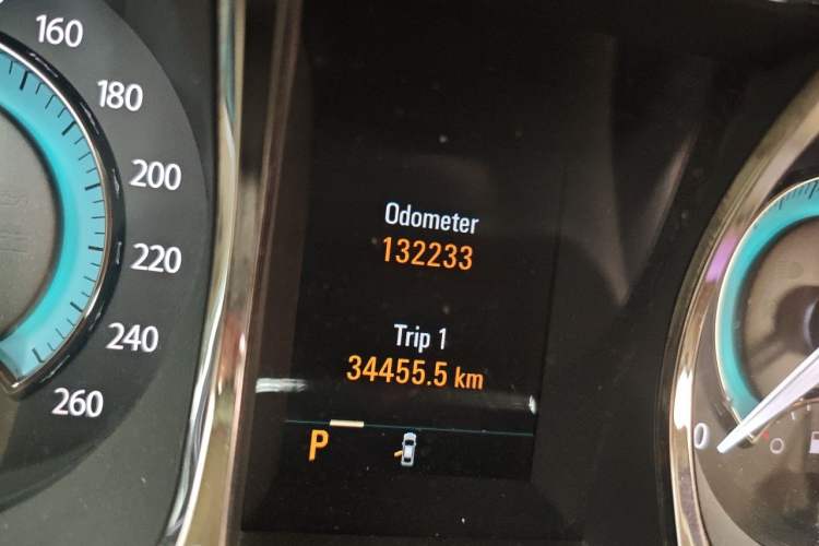 Used Buick LaCrosse 2011 2.4L SIDI Haoya Edition Odometer Close Up