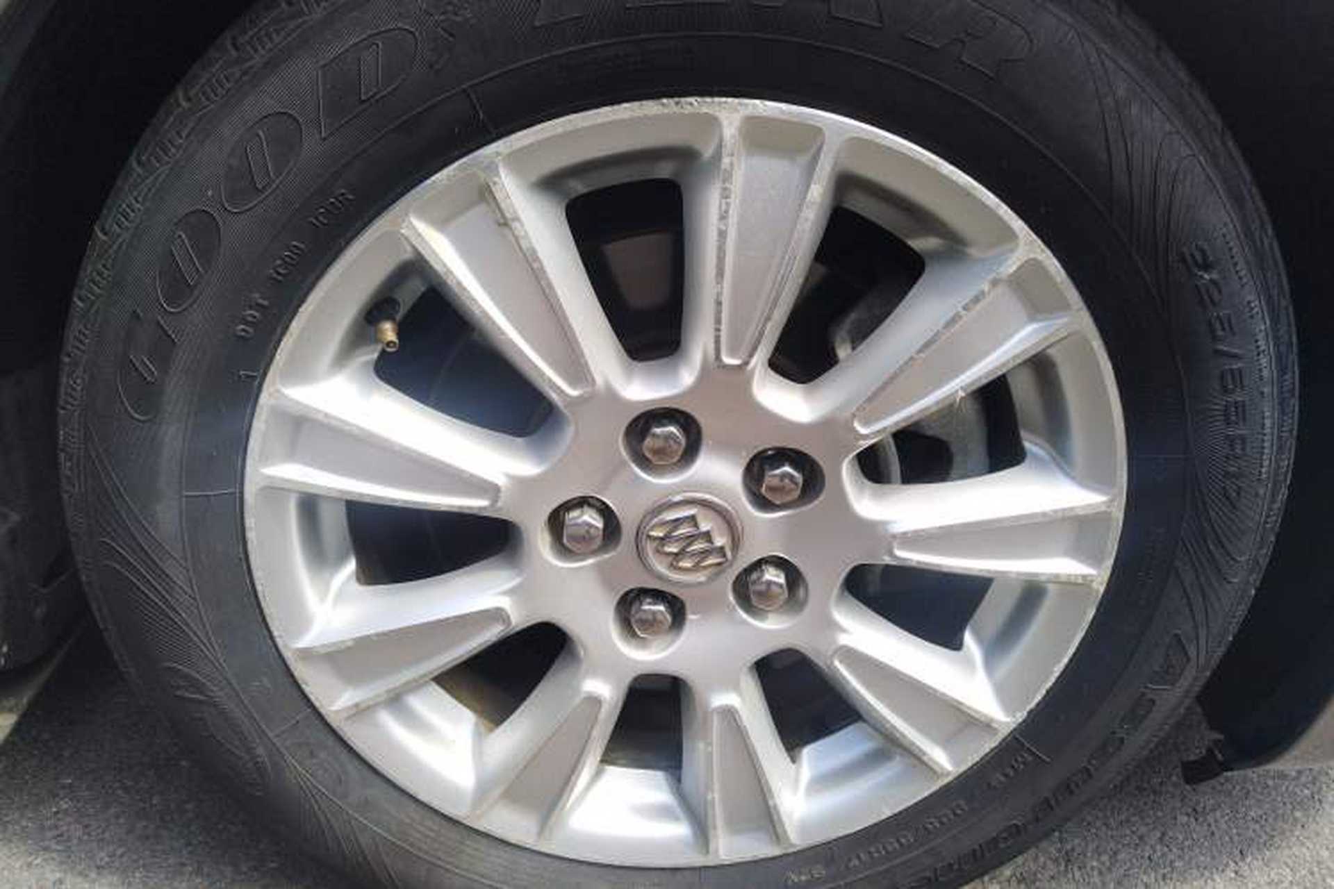 Used Buick LaCrosse 2011 2.4L SIDI Haoya Edition Right Front Wheel Hub