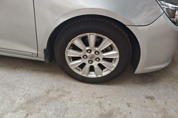 Used Buick LaCrosse 2011 2.4L SIDI Haoya Edition Right Front Wheel Hub