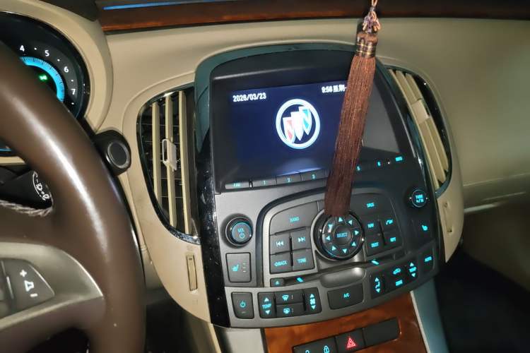 Used Buick LaCrosse 2011 2.4L SIDI Haoya Edition Audio And AC Panel