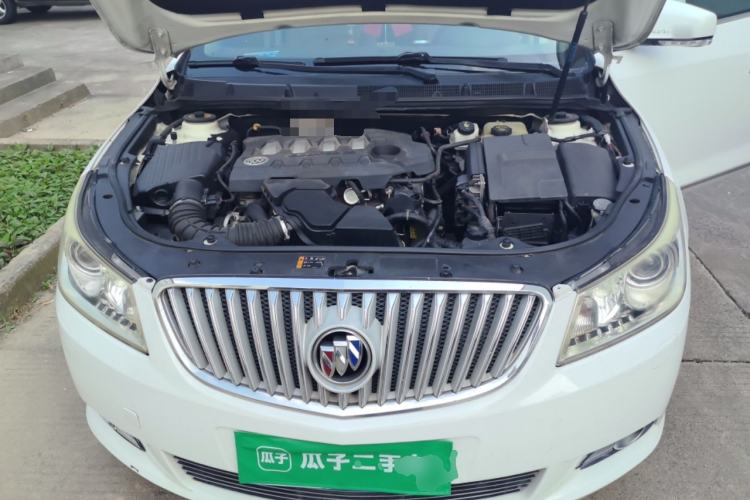Used Buick LaCrosse 2011 2.4L SIDI Comfort Edition Engine Bay