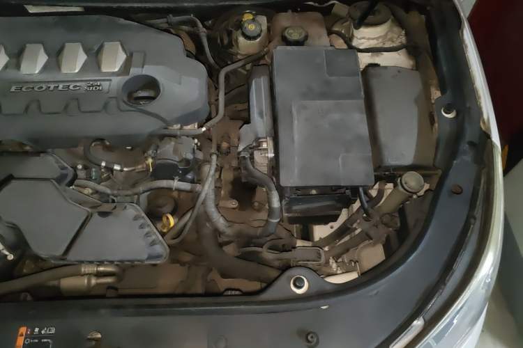 Used Buick LaCrosse 2011 2.4L SIDI Haoya Edition Engine Bay Left