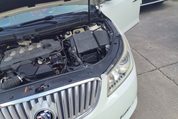 Used Buick LaCrosse 2011 2.4L SIDI Comfort Edition Engine Bay Left