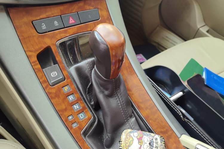 Used Buick LaCrosse 2011 2.4L SIDI Comfort Edition Gear Lever