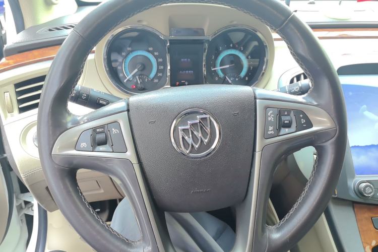 Used Buick LaCrosse 2011 2.4L SIDI Comfort Edition Steering Wheel