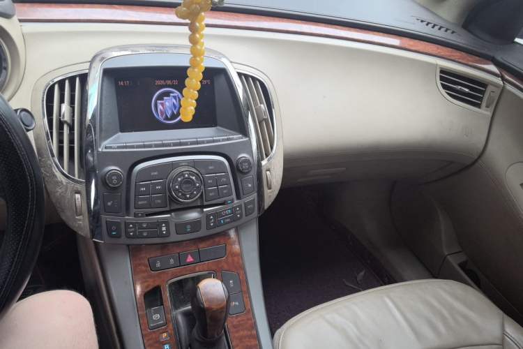 Used Buick LaCrosse 2011 2.4L SIDI Haoya Edition Audio And AC Panel