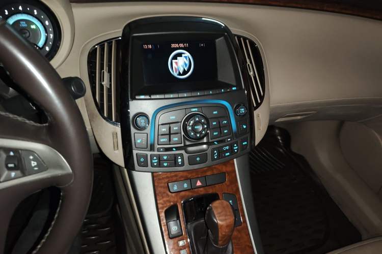 Used Buick LaCrosse 2011 2.4L SIDI Haoya Edition Audio And AC Panel