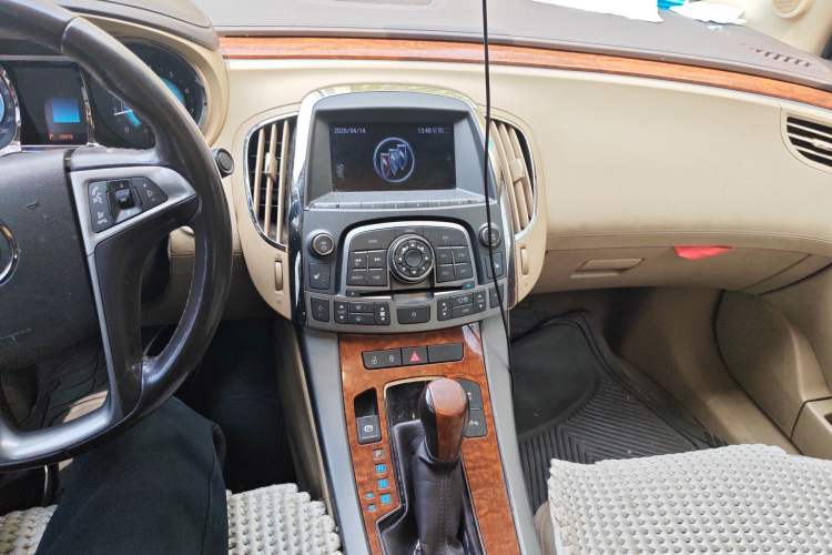 Used Buick LaCrosse 2011 2.4L SIDI Haoya Edition Audio And AC Panel