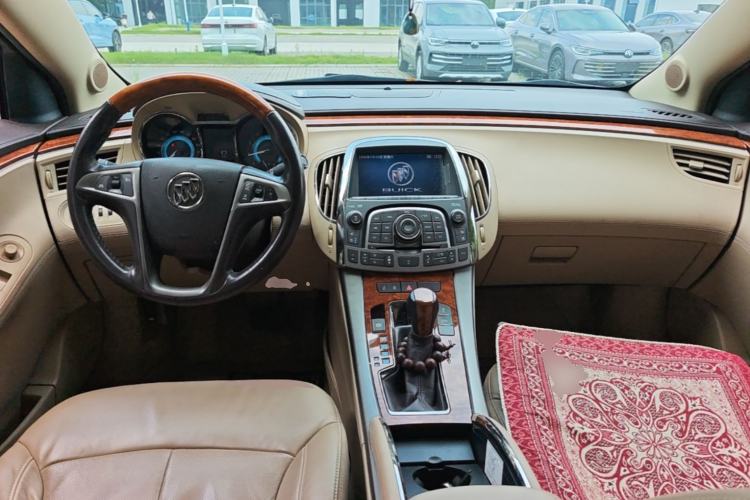 Used Buick LaCrosse 2011 2.4L SIDI Luxury Edition Center Console