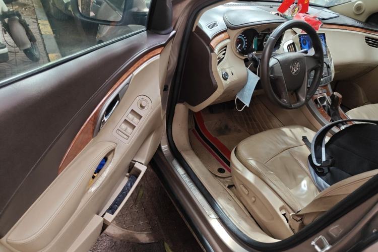 Used Buick LaCrosse 2011 2.4L SIDI Elegant Edition Driver Seat