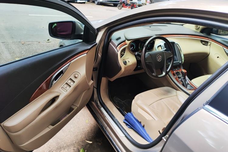 Used Buick LaCrosse 2011 2.4L SIDI Elegant Edition Driver Seat