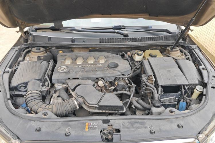 Used Buick LaCrosse 2011 eAssist 2.4L Elegance Edition Engine Bay