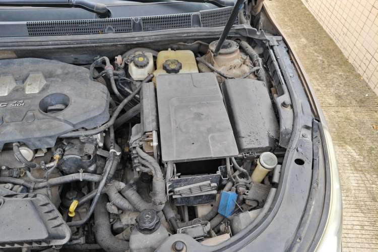 Used Buick LaCrosse 2011 eAssist 2.4L Elegance Edition Engine Bay Left