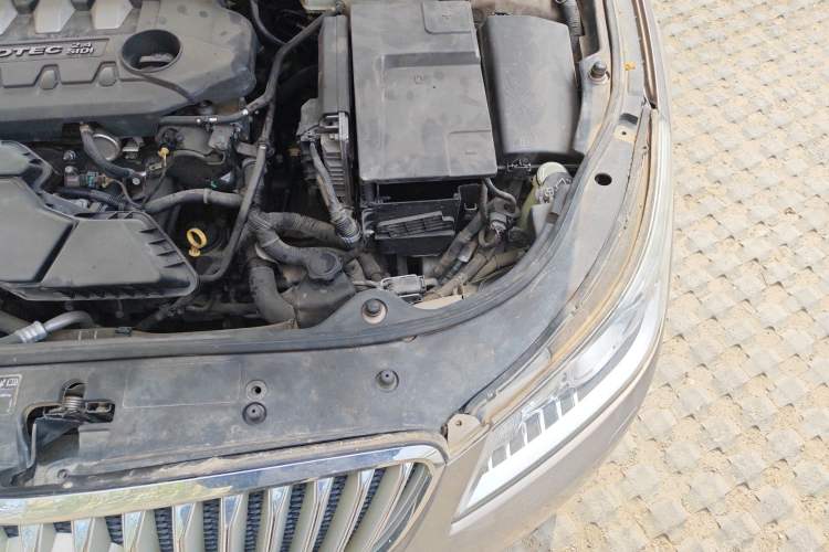Used Buick LaCrosse 2011 2.4L SIDI Haoya Edition Engine Bay Left
