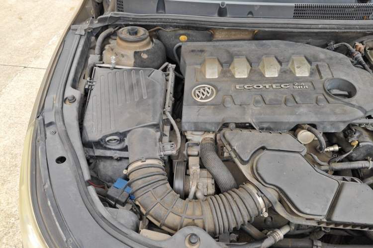 Used Buick LaCrosse 2011 eAssist 2.4L Elegance Edition Engine Bay Right