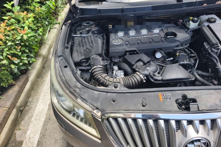 Used Buick LaCrosse 2011 2.4L SIDI Luxury Edition Engine Bay Right