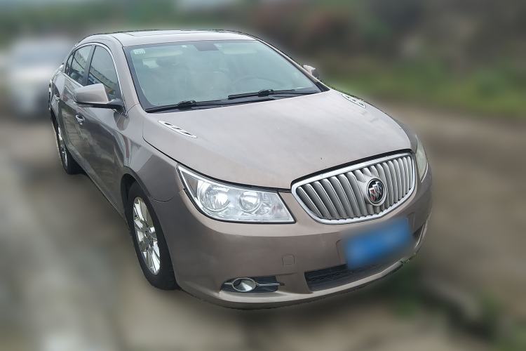 Used Buick LaCrosse 2011 2.4L SIDI Elegant Edition Front Right 45 Deg