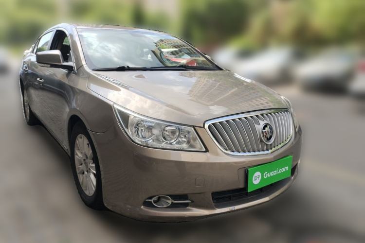 Used Buick LaCrosse 2011 2.4L SIDI Elegant Edition Front Right 45 Deg
