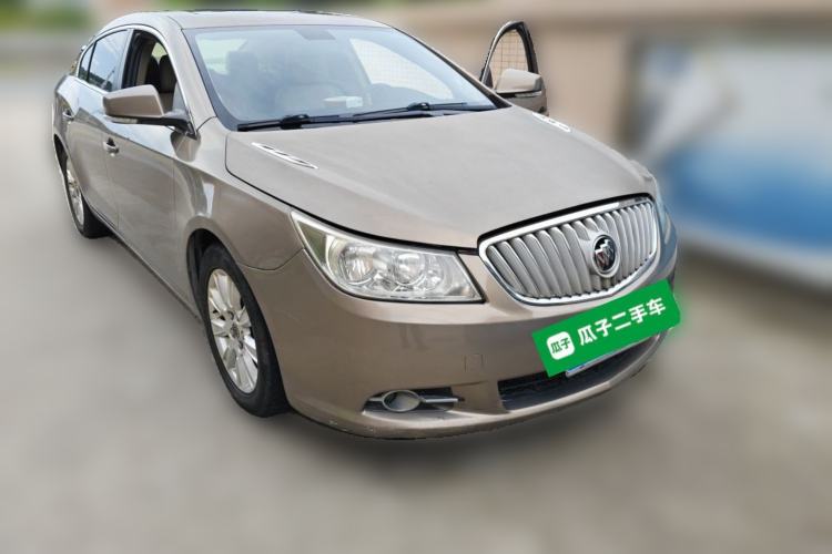 Used Buick LaCrosse 2011 eAssist 2.4L Elegance Edition Front Right 45 Deg