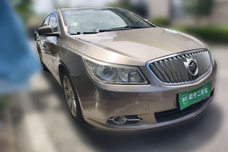 Used Buick LaCrosse 2011 2.4L SIDI Luxury Edition Front Right 45 Deg
