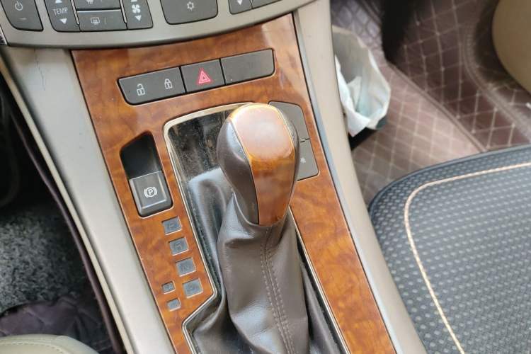 Used Buick LaCrosse 2011 2.4L SIDI Elegant Edition Gear Lever