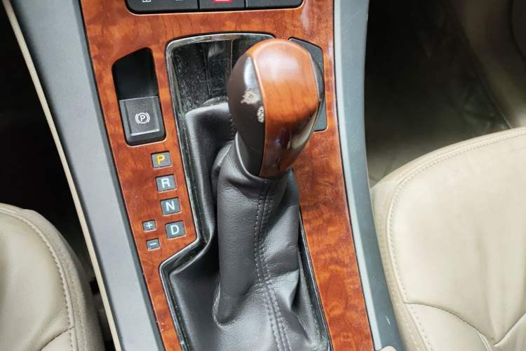 Used Buick LaCrosse 2011 2.4L SIDI Elegant Edition Gear Lever