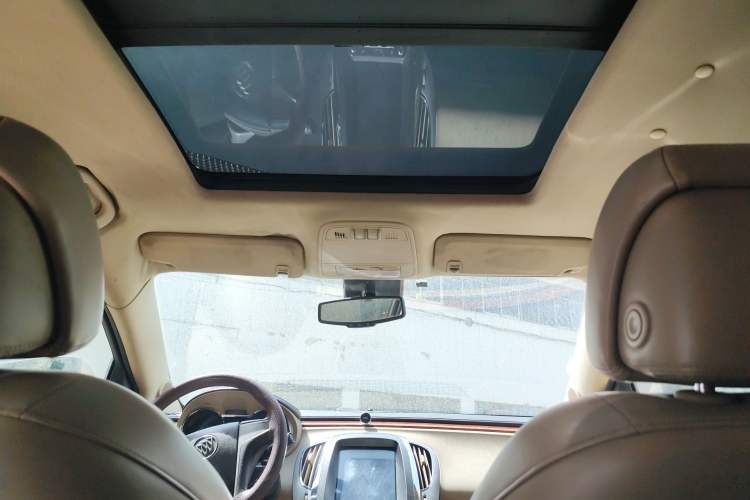 Used Buick LaCrosse 2011 2.4L SIDI Elegant Edition Headliner